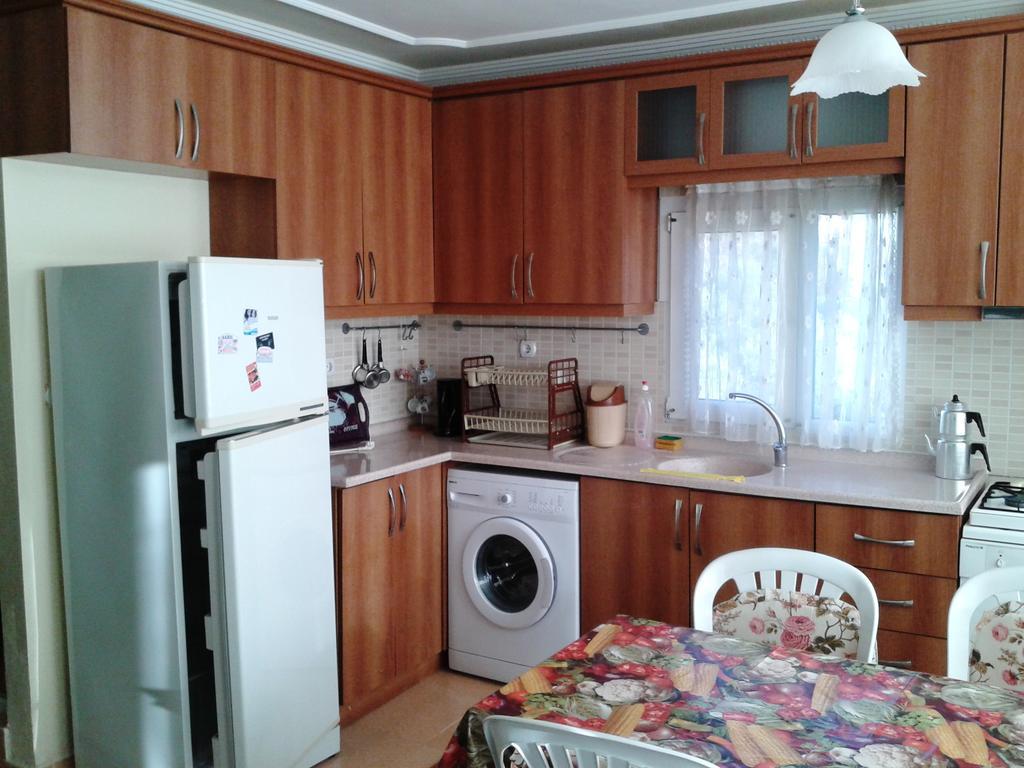 Zeus Apart Pansiyon กุเซลชามิล ภายนอก รูปภาพ