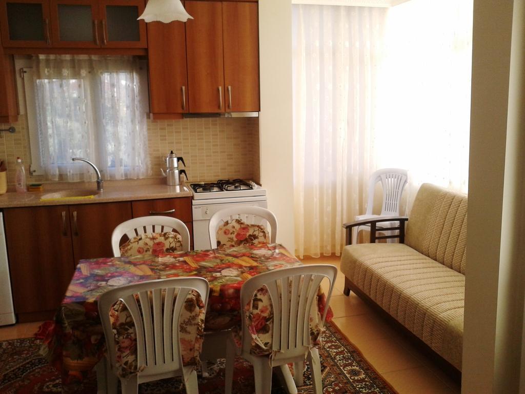 Zeus Apart Pansiyon กุเซลชามิล ภายนอก รูปภาพ